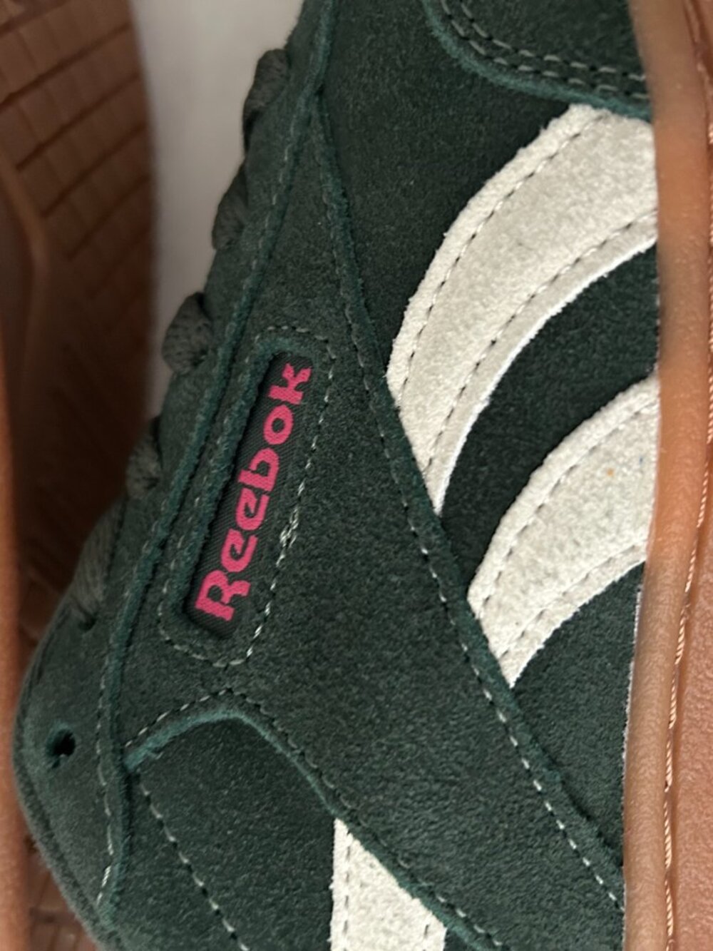 Reebok Forte Lounger in Dk Green Suede w/Creme Trim  NWB - Picture 2 of 7